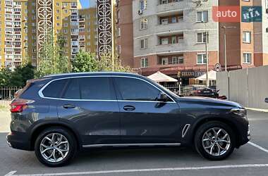Позашляховик / Кросовер BMW X5 2019 в 