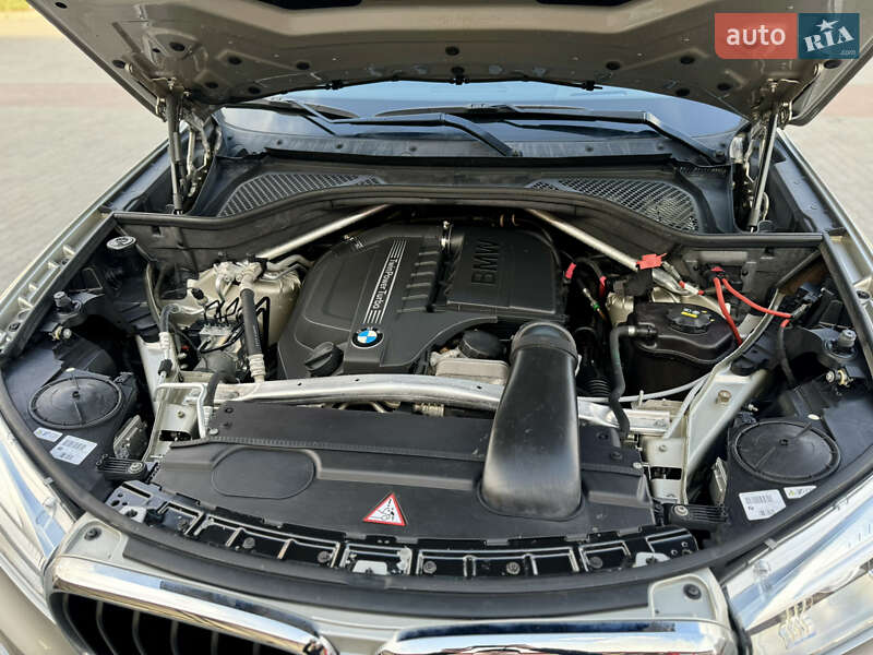Позашляховик / Кросовер BMW X5 2015 в Львові