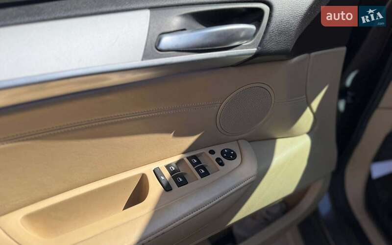 Внедорожник / Кроссовер BMW X5 2011 в Черновцах