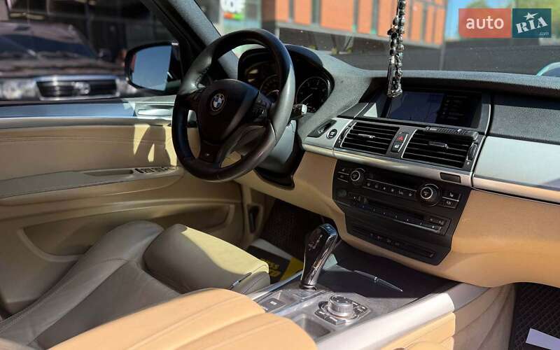 Внедорожник / Кроссовер BMW X5 2011 в Черновцах