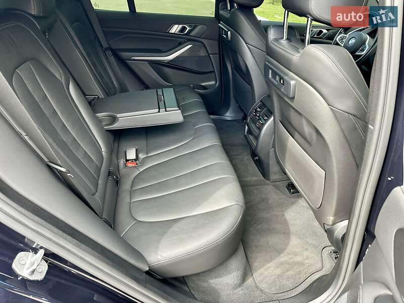 Внедорожник / Кроссовер BMW X5 2022 в Киеве