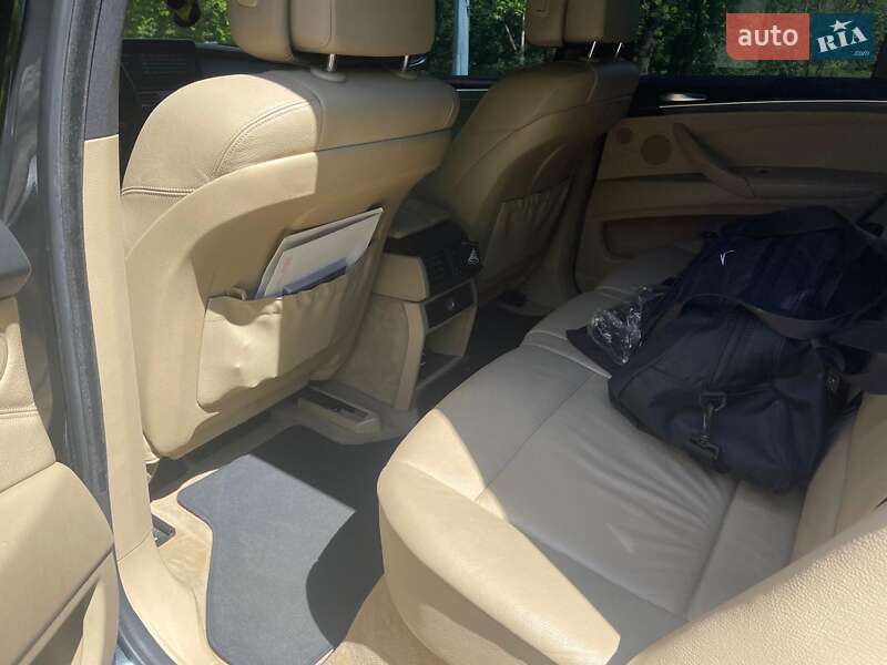 Внедорожник / Кроссовер BMW X5 2008 в 