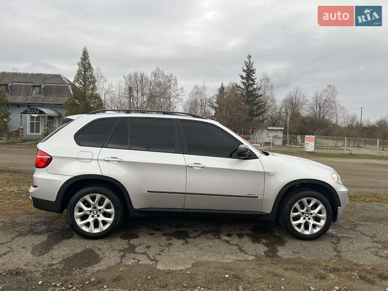 Позашляховик / Кросовер BMW X5 2011 в 