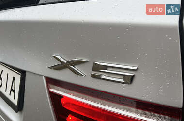 Позашляховик / Кросовер BMW X5 2011 в 