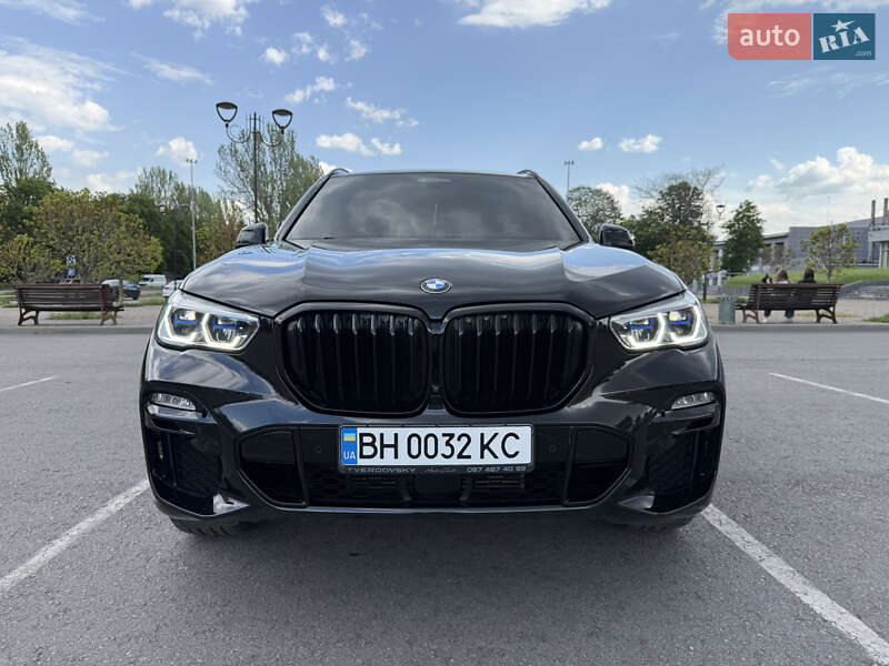 Позашляховик / Кросовер BMW X5 2021 в 