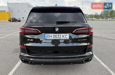 Позашляховик / Кросовер BMW X5 2021 в 