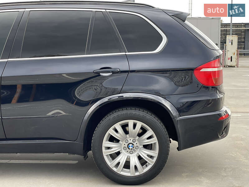 Позашляховик / Кросовер BMW X5 2009 в Києві