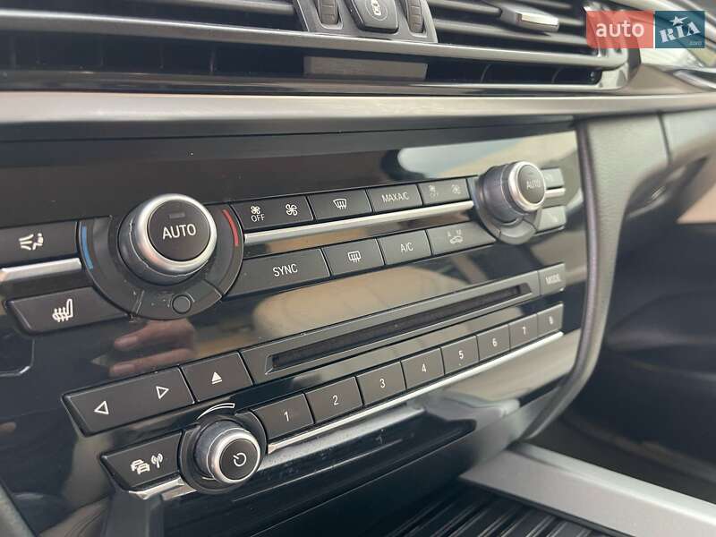 Позашляховик / Кросовер BMW X5 2015 в Ужгороді