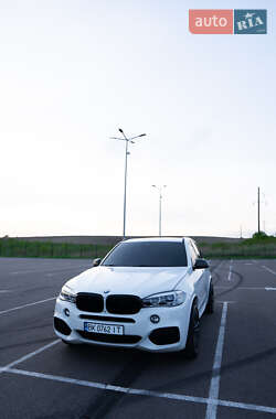 Внедорожник / Кроссовер BMW X5 2016 в Ровно