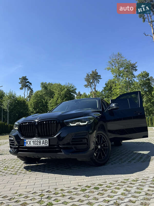 Внедорожник / Кроссовер BMW X5 2021 в Харькове