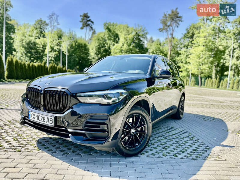Внедорожник / Кроссовер BMW X5 2021 в Харькове