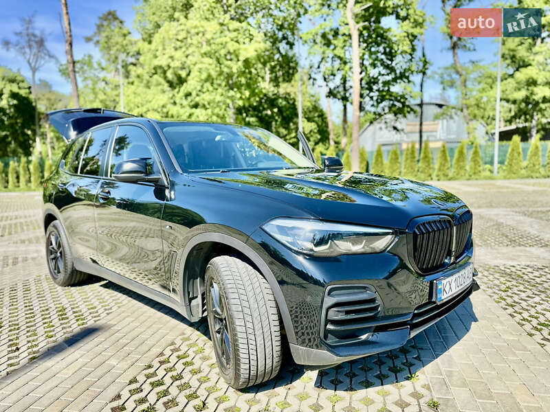Внедорожник / Кроссовер BMW X5 2021 в Харькове
