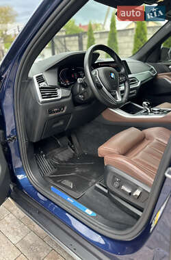 Позашляховик / Кросовер BMW X5 2022 в 