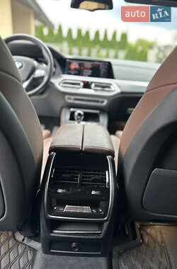 Позашляховик / Кросовер BMW X5 2022 в 