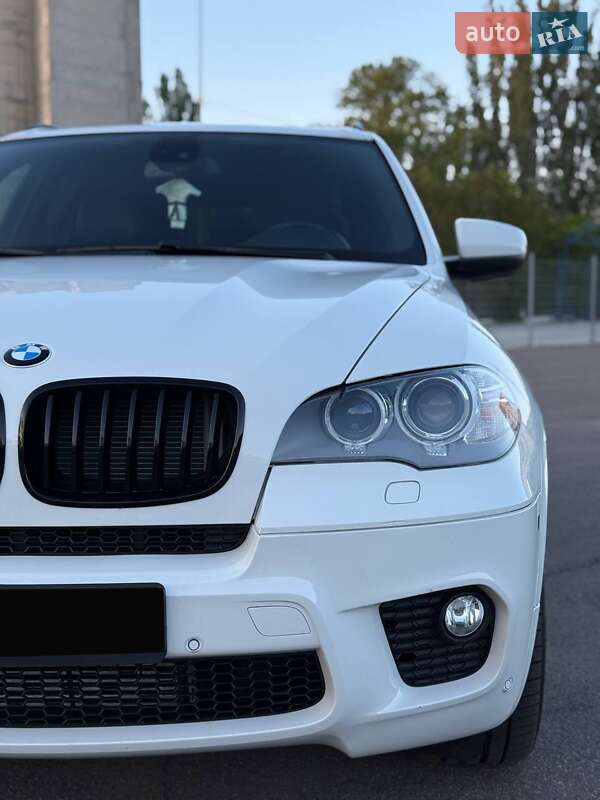 Позашляховик / Кросовер BMW X5 2011 в Миколаєві