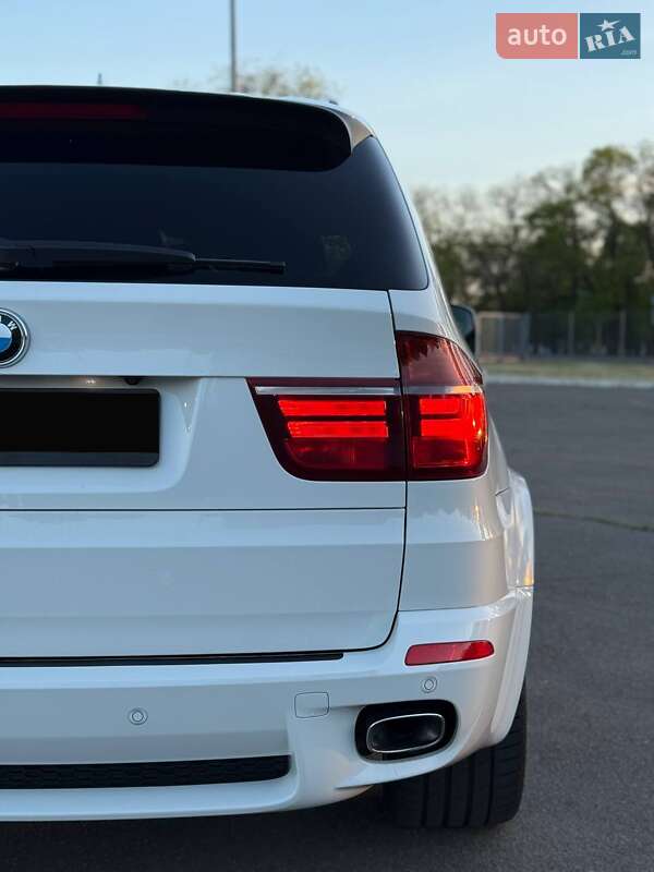 Позашляховик / Кросовер BMW X5 2011 в Миколаєві