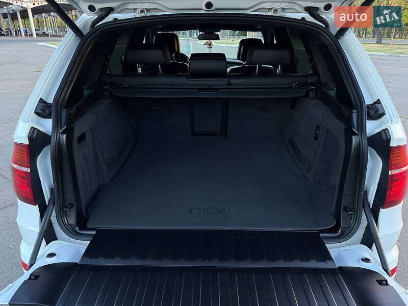 Позашляховик / Кросовер BMW X5 2011 в Миколаєві