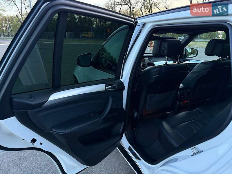 Позашляховик / Кросовер BMW X5 2011 в Миколаєві