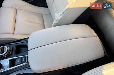 Позашляховик / Кросовер BMW X5 2011 в 