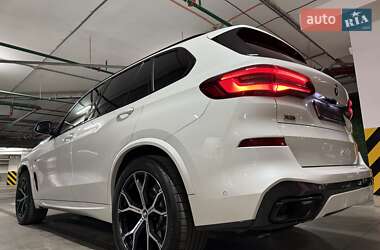 Позашляховик / Кросовер BMW X5 2021 в 