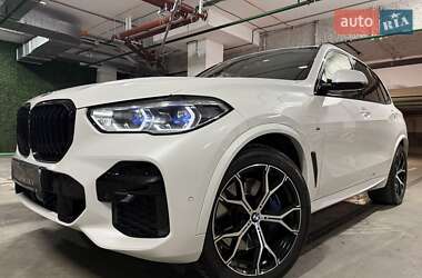 Позашляховик / Кросовер BMW X5 2021 в 