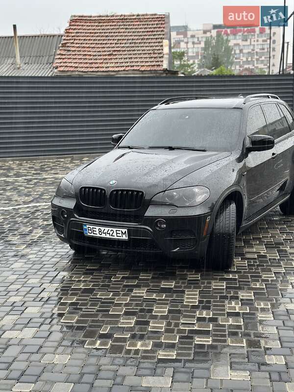 Позашляховик / Кросовер BMW X5 2013 в 