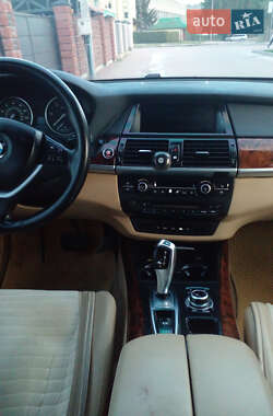 Позашляховик / Кросовер BMW X5 2011 в 