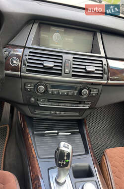 Позашляховик / Кросовер BMW X5 2009 в 