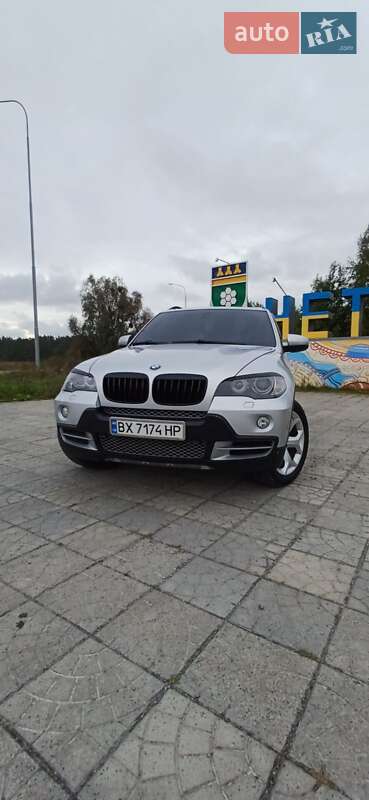 Внедорожник / Кроссовер BMW X5 2009 в Нетешине