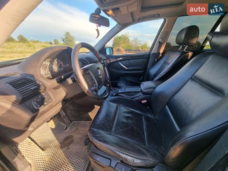 Внедорожник / Кроссовер BMW X5 2002 в Ровно
