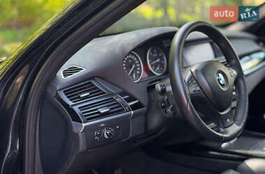 Позашляховик / Кросовер BMW X5 2010 в 