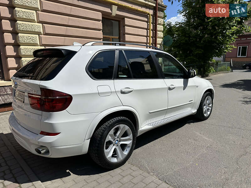 Позашляховик / Кросовер BMW X5 2012 в Чернівцях