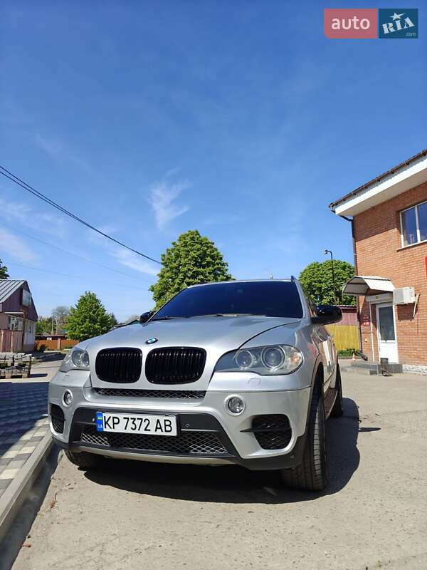 Внедорожник / Кроссовер BMW X5 2010 в 