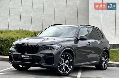 Позашляховик / Кросовер BMW X5 2021 в 