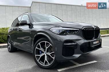 Позашляховик / Кросовер BMW X5 2021 в 