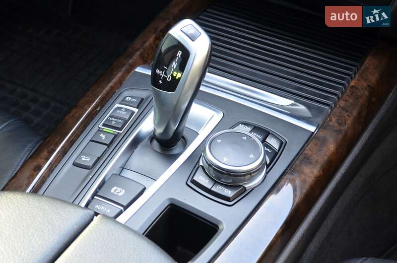 Позашляховик / Кросовер BMW X5 2015 в Києві