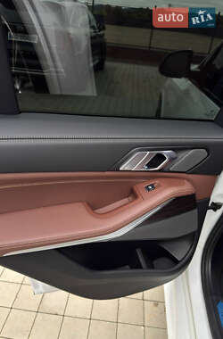 Позашляховик / Кросовер BMW X5 2023 в 