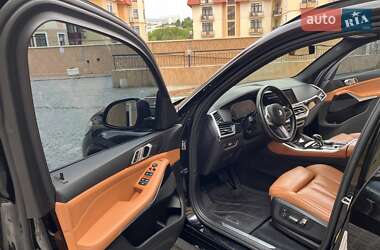 Позашляховик / Кросовер BMW X5 2018 в 