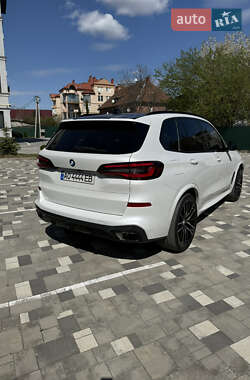 Позашляховик / Кросовер BMW X5 2022 в 