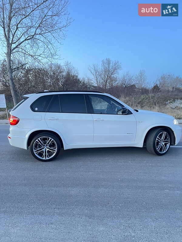 Внедорожник / Кроссовер BMW X5 2010 в Измаиле