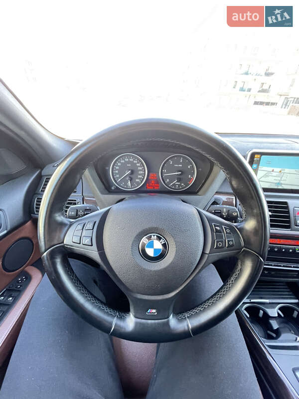 Внедорожник / Кроссовер BMW X5 2010 в Измаиле