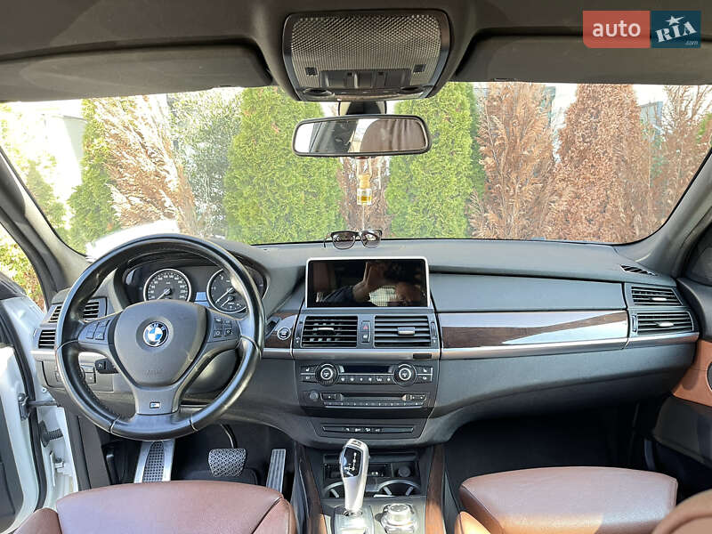 Внедорожник / Кроссовер BMW X5 2010 в Измаиле