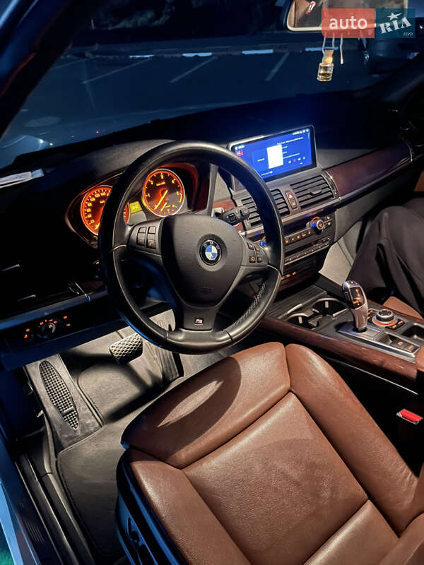 Внедорожник / Кроссовер BMW X5 2010 в Измаиле