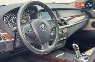 Позашляховик / Кросовер BMW X5 2010 в 