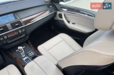 Позашляховик / Кросовер BMW X5 2010 в 