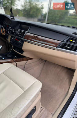 Внедорожник / Кроссовер BMW X5 2008 в 