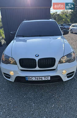 Позашляховик / Кросовер BMW X5 2010 в 