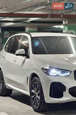 Внедорожник / Кроссовер BMW X5 2022 в 