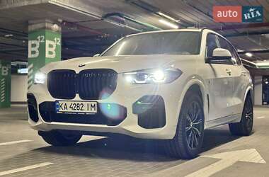 Внедорожник / Кроссовер BMW X5 2022 в 