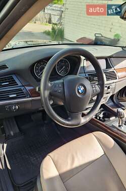 Позашляховик / Кросовер BMW X5 2011 в 